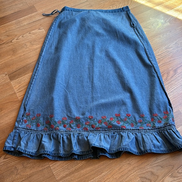 Jane Ashley Blue Maxi Skirt with Red Floral Embroidery - Picture 13 of 16